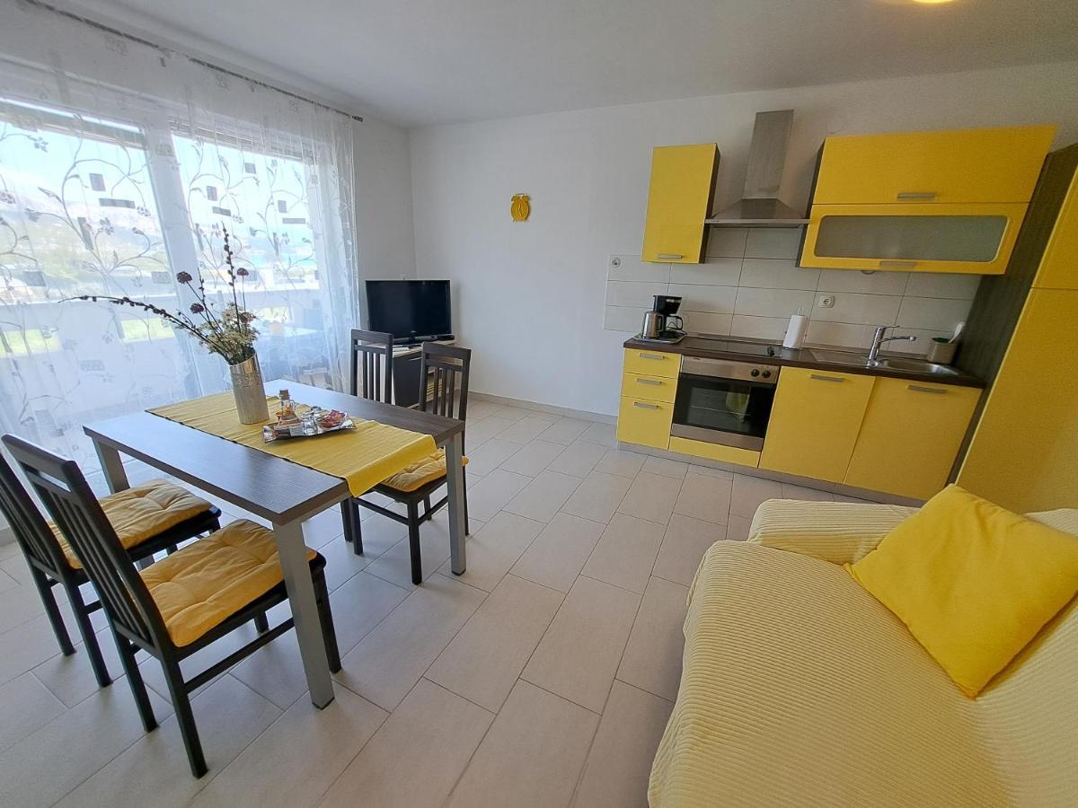 Apartments Fran I Башка Екстер'єр фото